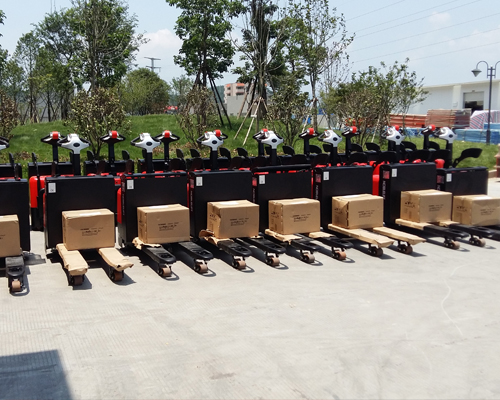 全(quan)電動交流2.2噸(dun)搬運車批量(liàng)交車