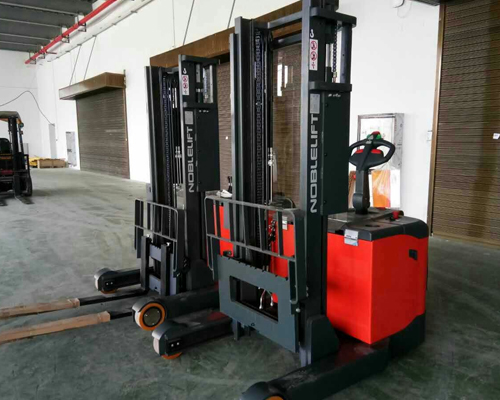 福州電動平衡重(zhòng)式叉車